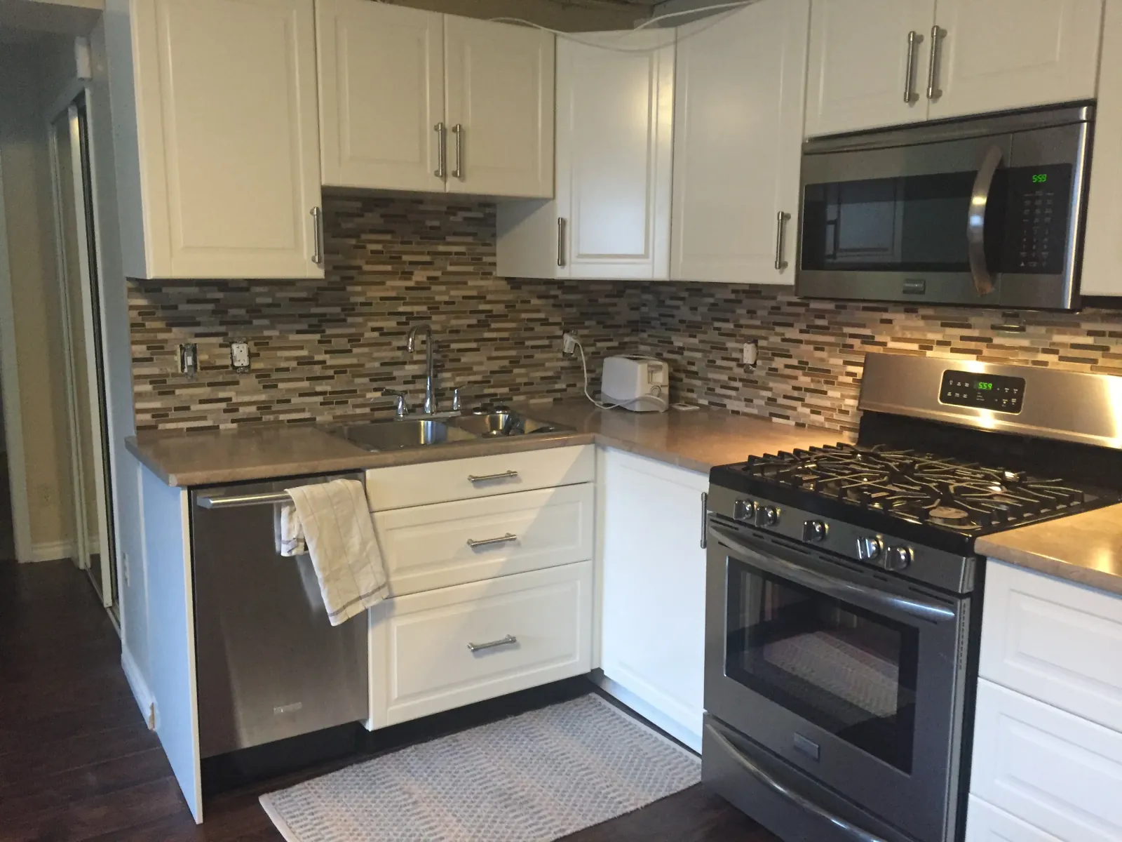 Why a Regular Kitchen Exhaust Fan is the Best Choice for Your Home