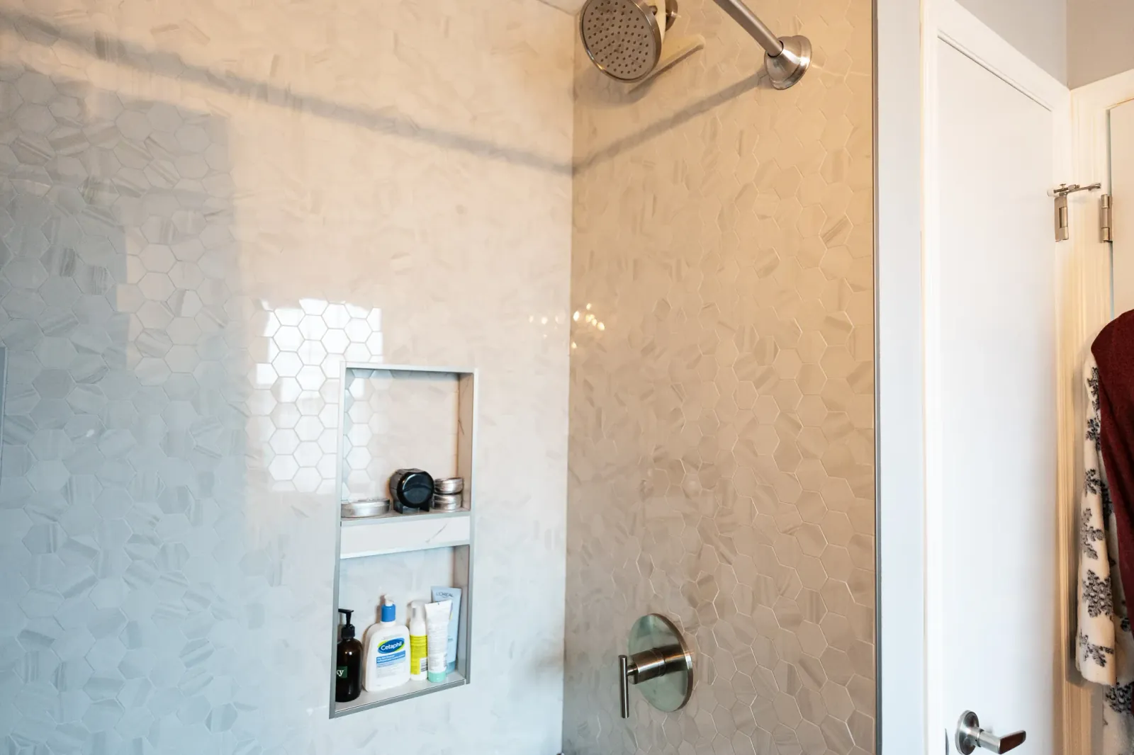 Cosy Bathroom in Calgary renovation tip design