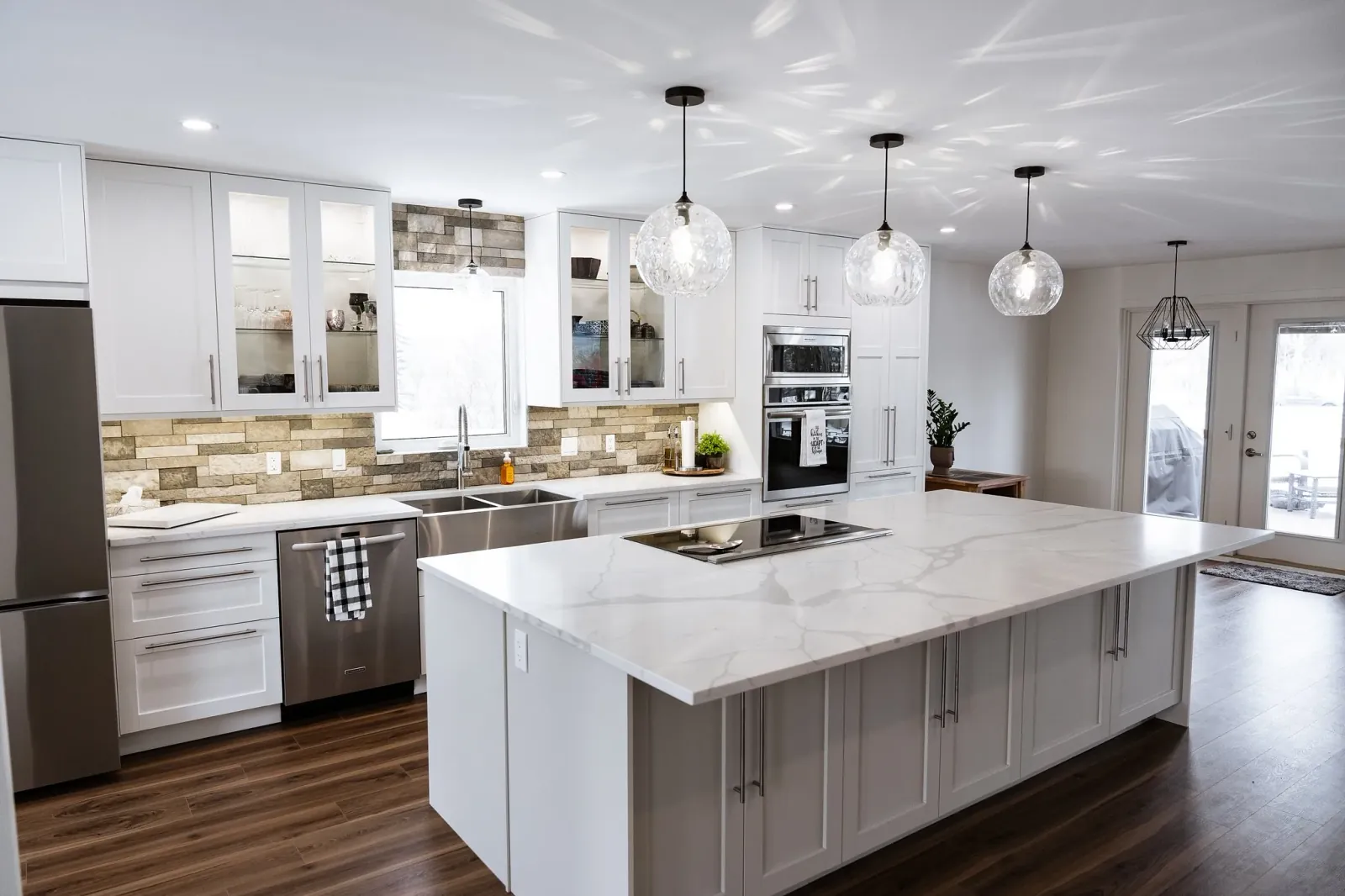 Modern, simple and luxurious main floor renovation